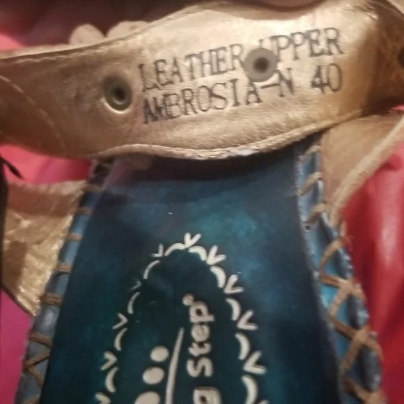 Spring Step Sandals - Picture 8 of 10